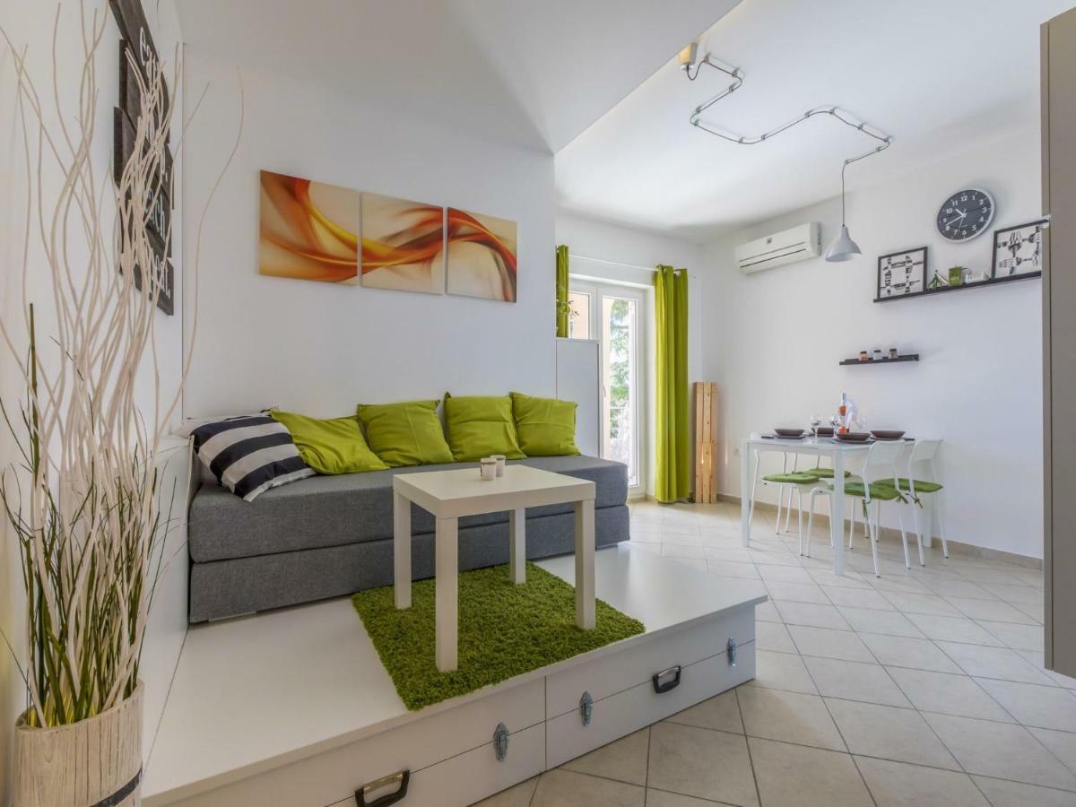 Apartment Color Green Dramalj Exterior photo